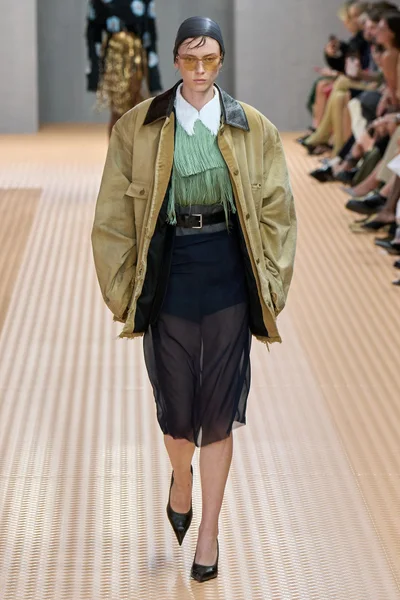 Look 17